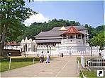 Храм Зуба Будды в Канди (Kandy), Шри-Ланка.