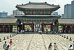 Дворец Кёнбок-кун (Gyeongbokgung), Сеул, Южная Корея.