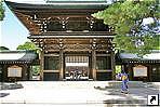 Храм Мэйдзи (Meiji Shrine), Токио, Япония.