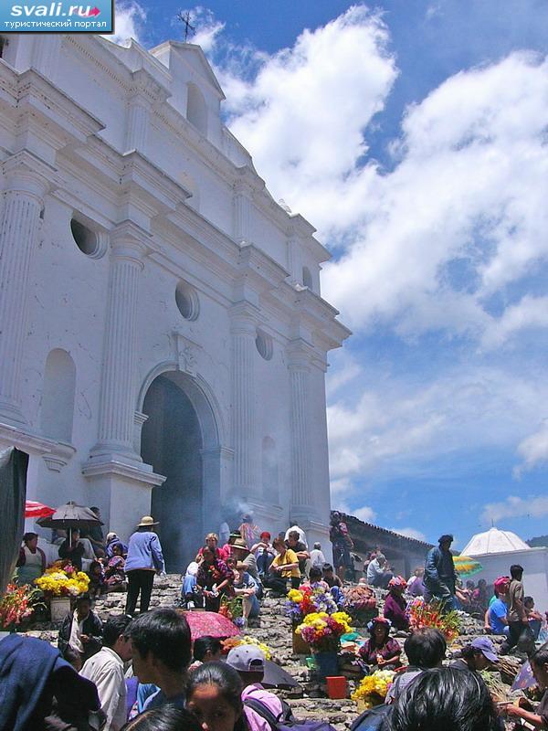 Церковь Санто Томас в Чичикостенанго, Гватемала.