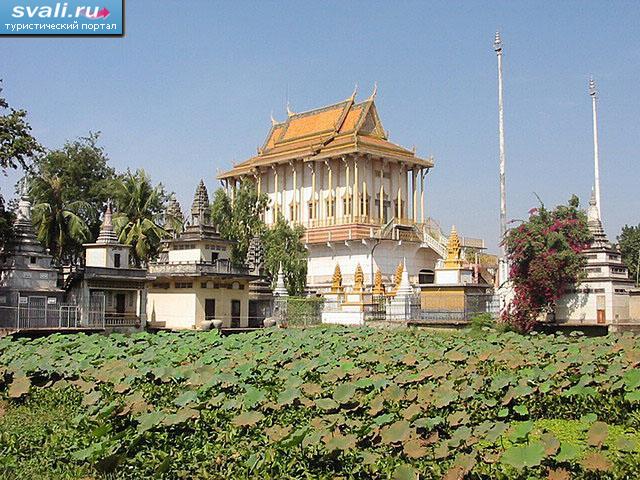 Храм Neak Kawann, Камбоджа.