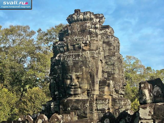 Одна из башен храма Байон (Bayon), Ангкор, Камбоджа.