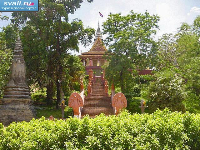   (Wat Phnom), - (Phnom Penh), .