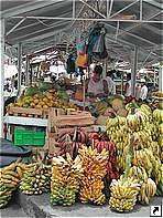 Рынок в Sangolqui, Эквадор.