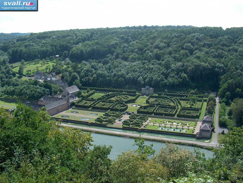 Вид на замок Фрейр (Freyr), Бельгия.