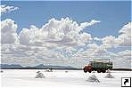 Высохшее солёное озеро Салар-де-Уюни (Salar de Uyuni), Боливия.