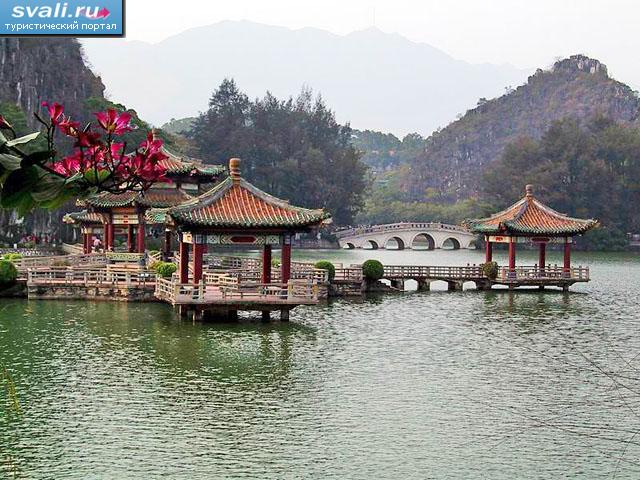 Чжаоцин (Zhaoqing), провинция Гуандун (Guandong), Китай.