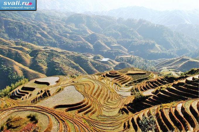 Рисовые террасы, деревня Лунцзи (Longji), Гуйлинь (Guilin), Гуанси-Чжуанский автономный район (Guangxi Zhuang), Китай.