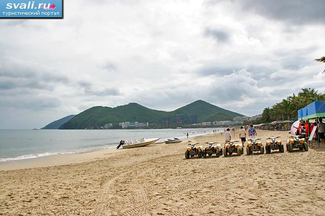 Пляж острова Хайнань (Hainan), Китай.