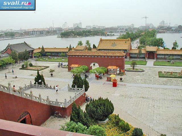 Кайфен (Kaifeng), провинция Хэнань (Henan), Китай.