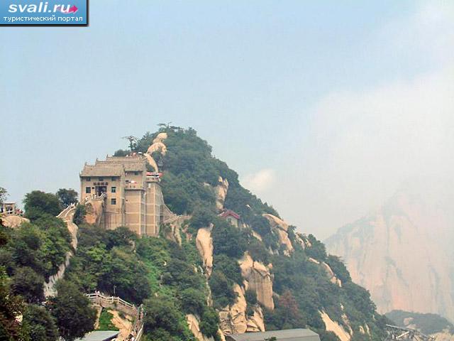 ��������� ���� ������� (Huashan), 120 ��. �� ����� (Xian), ��������� ������ (Shaanxi), �����.