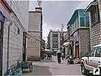 Улицы Лхасы, старый город, Тибет.
