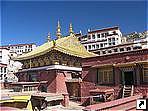 Монастырь Ганден (Ganden), 40 км от Лхасы, высота 4500 метров, Тибет.