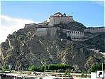 Дзонг (Dzong) в Гянтзе (Gyantse), Тибет.