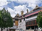 Монастырь Сера (Sera) недалеко от Лхасы, Тибет.