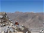 Кора (ритуальный обход) монастыря Ганден (Ganden), высота 4500 метров, Тибет.