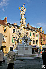 Колонна Святой Троицы (Holy Trinity column), Аббатство Хайлигенкройц (Heiligenkreuz Abbey), Венский лес, Австрия.
