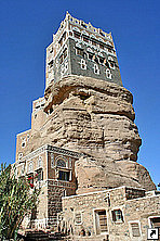 Дар-аль-Хаджар (Dar Al-Hajar), долина Дхар (Wadi Dhahr), 15 км от Саны, Йемен.