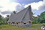 Мужской дом в деревне Ruul, остров Яп, Федеративные Штаты Микронезии.