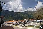 Центральная площадь деревни Хахи (Jaji), штат Мерида, Венесуэла.