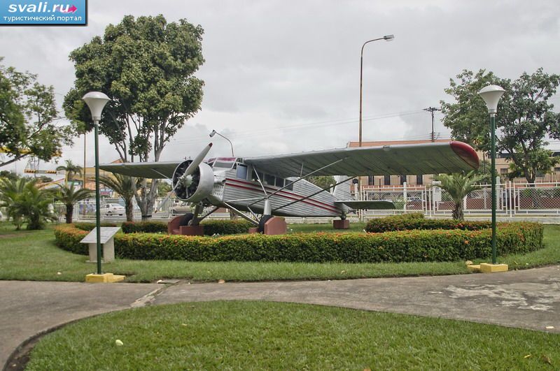 ����̣� ������ �������, ������-������� (Ciudad Bolivar), ���������.