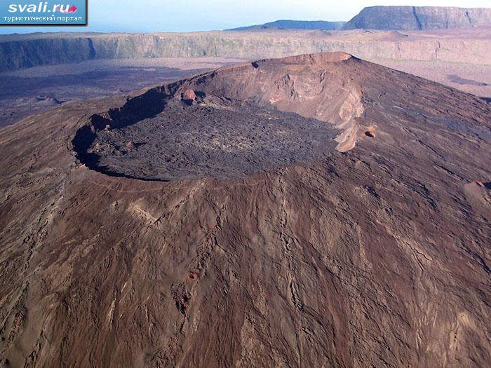  --- (Piton de la Fournaise), , .