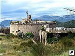 Разрушенная крепость, остров Мамула, Герцег-Нови, Черногория.