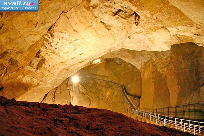 Новоафонская пещера, Новый Афон, Абхазия.
