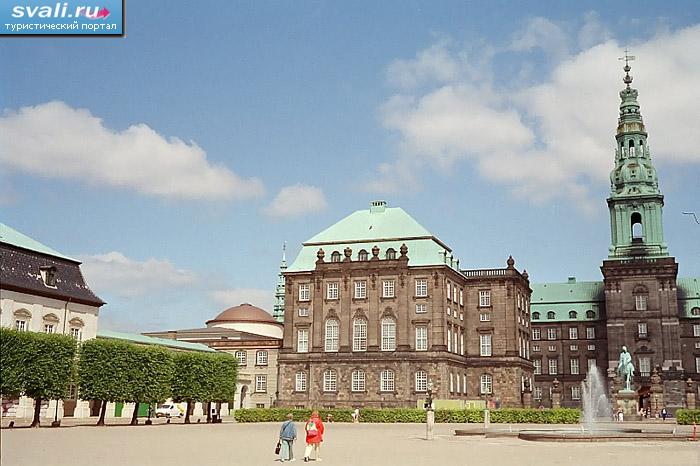 Дворец Кристиансборг, Копенгаген, Дания.