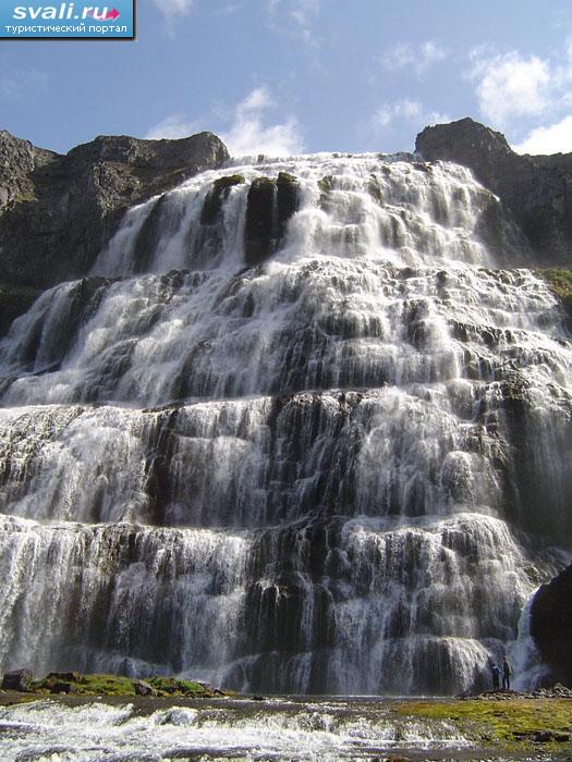 Водопад на реке Диньянди, Исафьордур, Исландия.