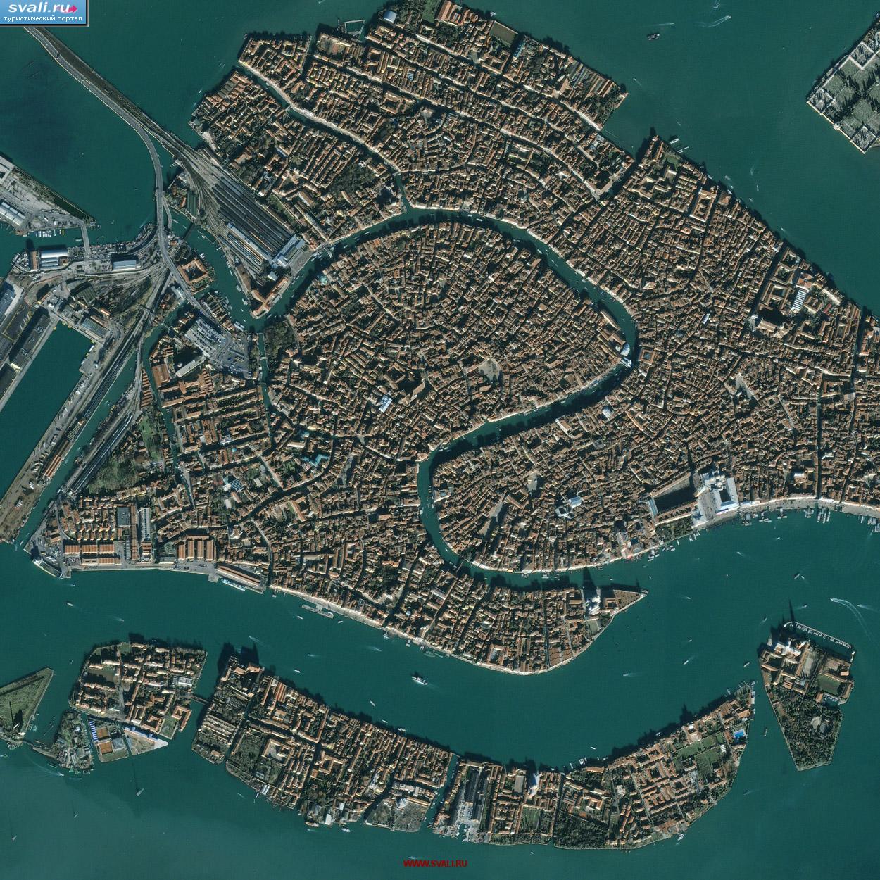 Венеция - вид со спутника. Италия.