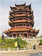 Башня Хуанхэлоу или башня "Желтого аиста" (Huanghelou, Yellow Crane Tower), Ухань (Wuhan), провинция Хубэй (Hubei), Китай.