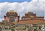 Монастырь Ганден Самтселинг (Ganden Sumtseling), Чжундянь (Zhongdian), провинция Юньнань (Yunnan), Китай.