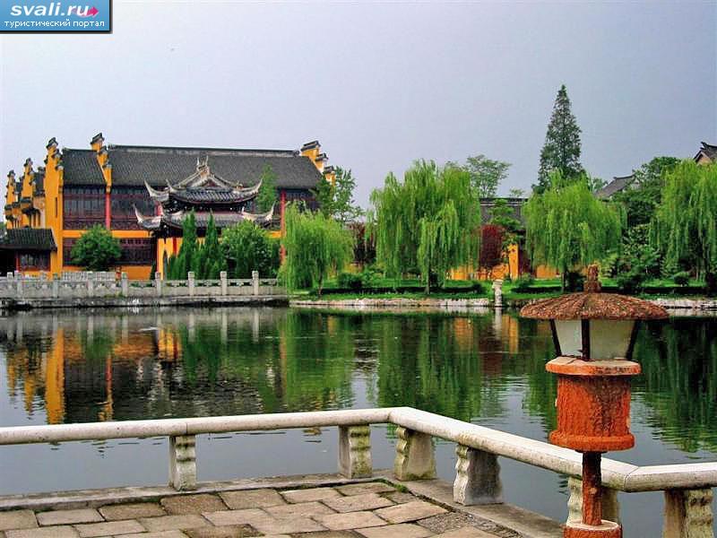 Сады Сучжоу (Suzhou), провинция Цзянсу (Jiangsu), Китай.