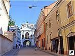 Ворота Аушрос, переводятся с литовского языка как "Ворота Зари", Вильнюс, Литва.