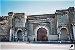 Ворота Баб Мансур (Bab Mansour), медина Мекнеса (Meknes), Марокко.