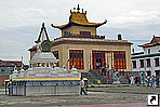 Главный буддистский монастырь Монголии - Гандантегчинлен-Хид (Гандан) 1840 года, Улан-Батор, Монголия.