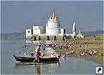 Древний город Амарапура (Amarapura), окрестности Мандалая (Mandalay), Мьянма (Бирма).