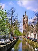 Старая Церковь в городе Дельфт, Нидерланды.