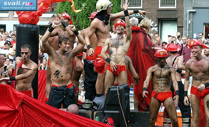 Гей-парад в Амстердаме, Нидерланды.