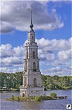 Колокольня Никольского собора, Калязин, Россия.