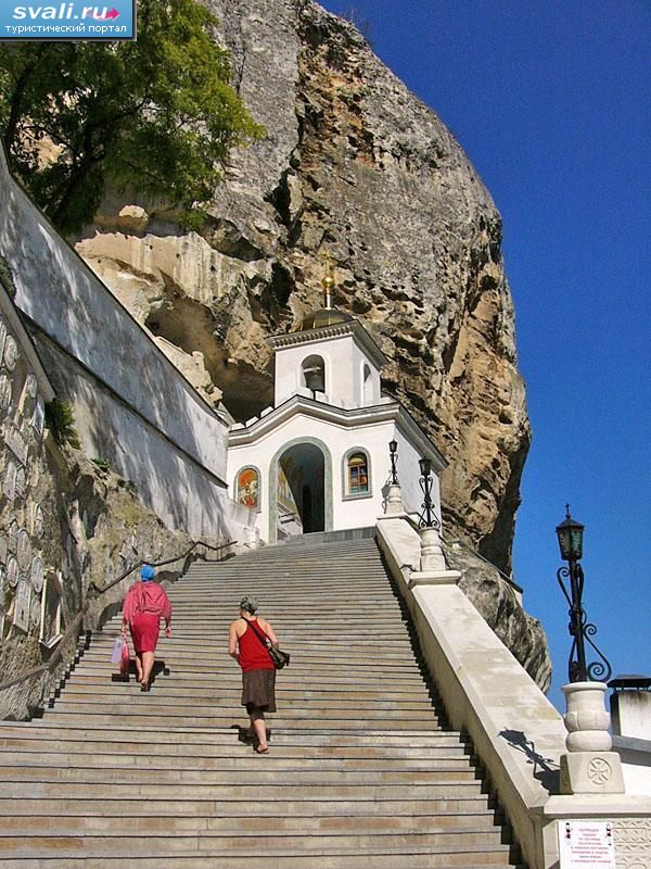 Свято-Успенский монастырь недалеко от Бахчисарая, Крым, Россия.