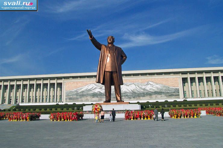 Статуя Ким Ир Сена, Пхеньян, Северная Корея.