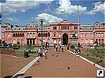   (Plaza de Mayo),   (Casa Rosada), -, .