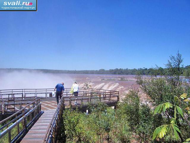 Водопады Игуасу (Iguazu Falls), смотровая площадка, Аргентина.