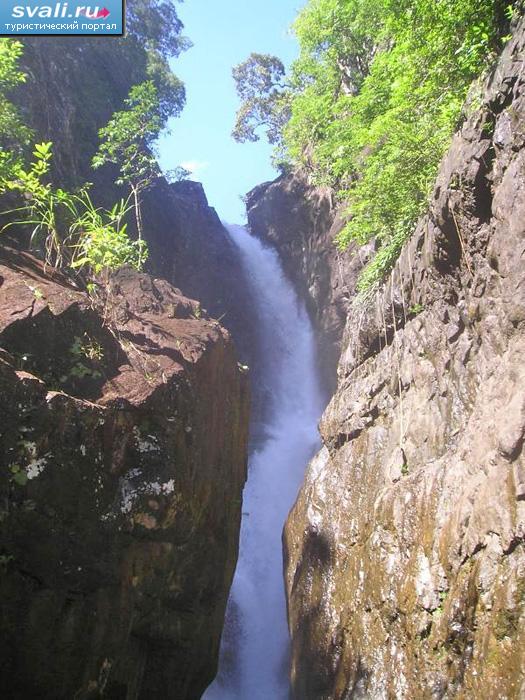 Водопад, остров Ко Чанг (Koh Chang), Тайланд.