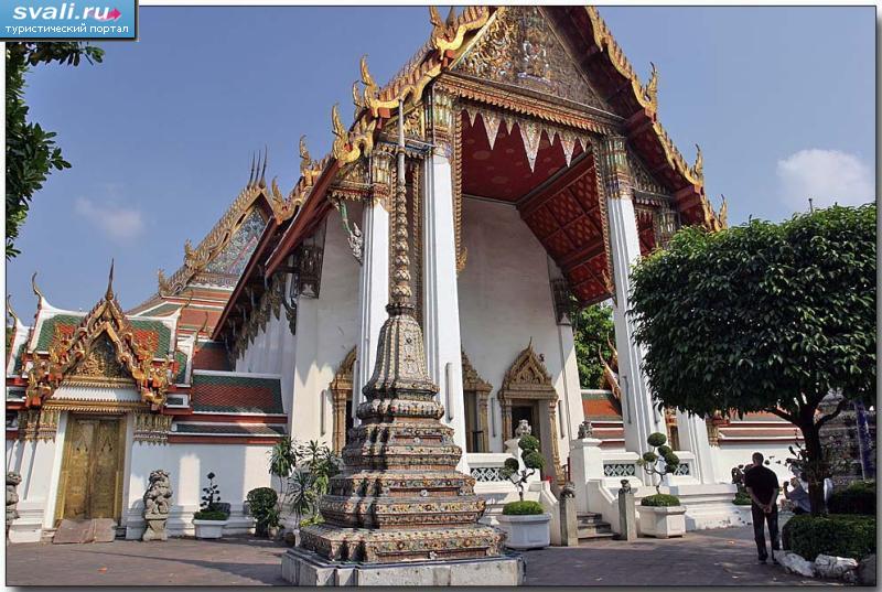 Храм лежащего Будды (Wat Pho), Бангкок, Тайланд.