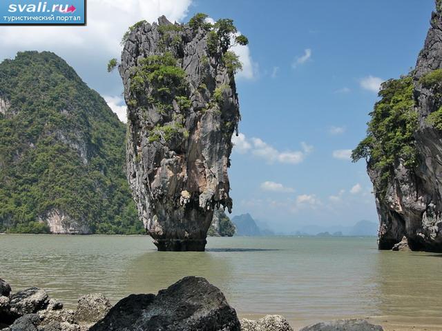 Остров Коготь в заливе Пханг-Нга (Phang Nga), рядом с островом Джеймса Бонда, остров Пхукет (Phuket), юг Тайланда.
