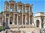 Руины древней библиотеки Цельсия, Эфес, Турция.