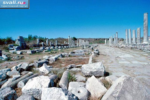 Руины древнего города, Перге, окрестности Антальи, Турция.